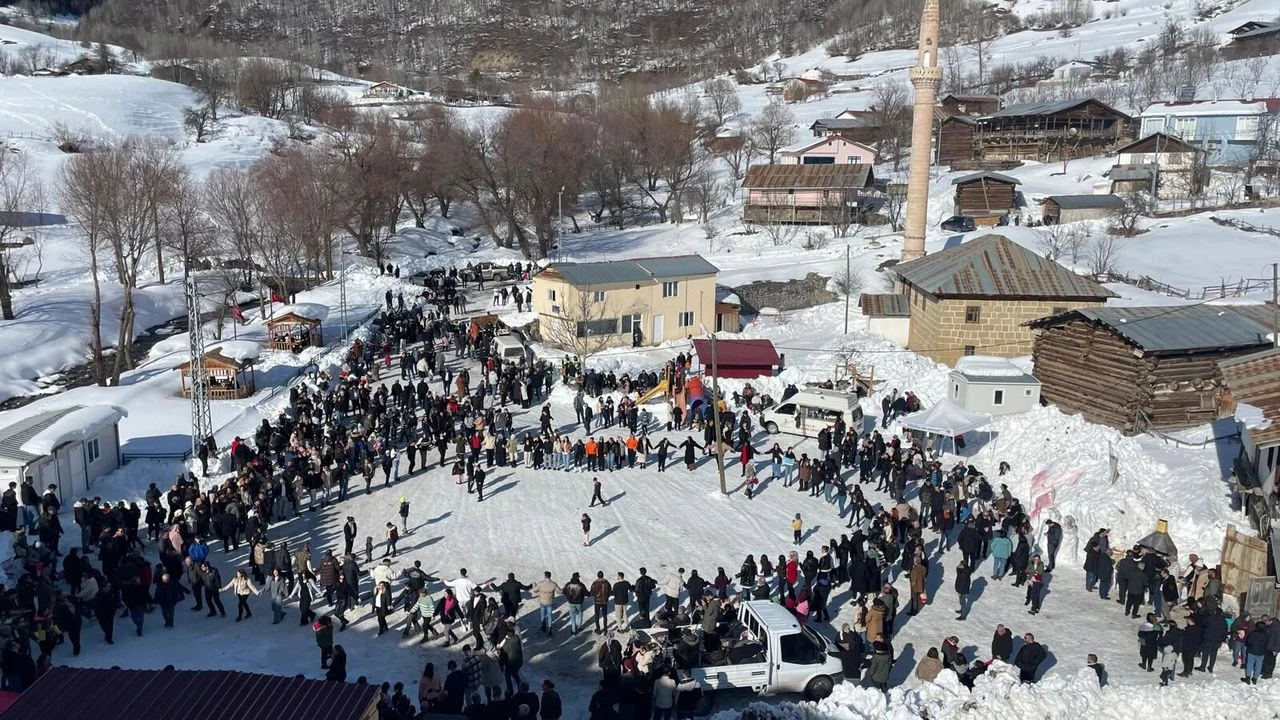 Geleneksel Ardanuç Geçitli (Heva) Kar Festivali